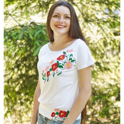 Embroidered t-shirt "Patent Poppy and Chamomile"